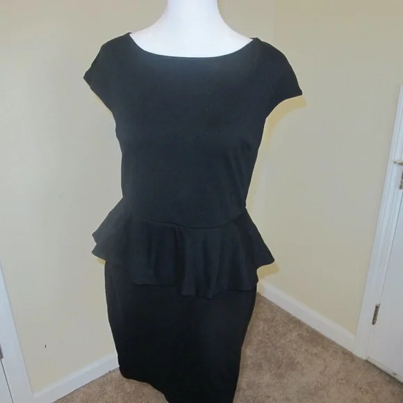Express Women's Black Date Night Little Black Peplum Dress Size 8 EUC - Picture 3 of 8
